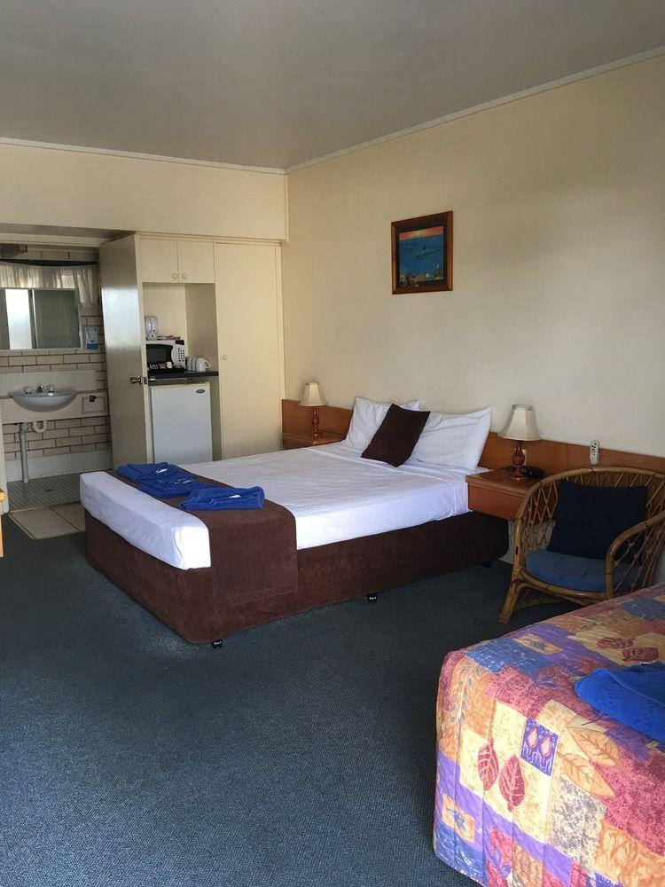 Tropical Gateway Motor Motel 3*