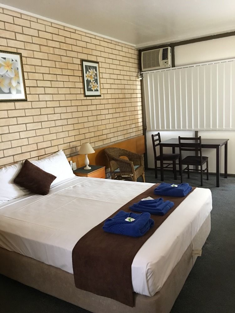 Tropical Gateway Motor Motel 3*