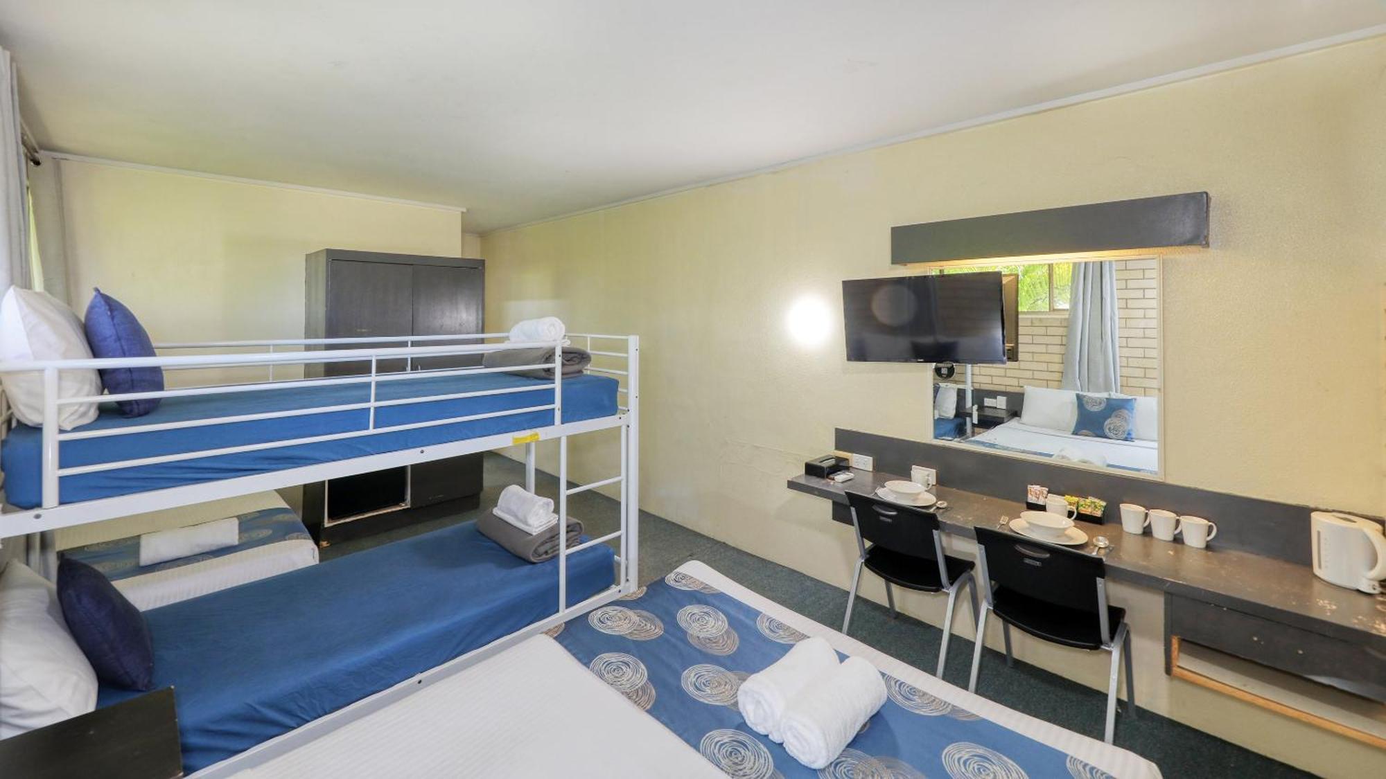 Tropical Gateway Motor Motel