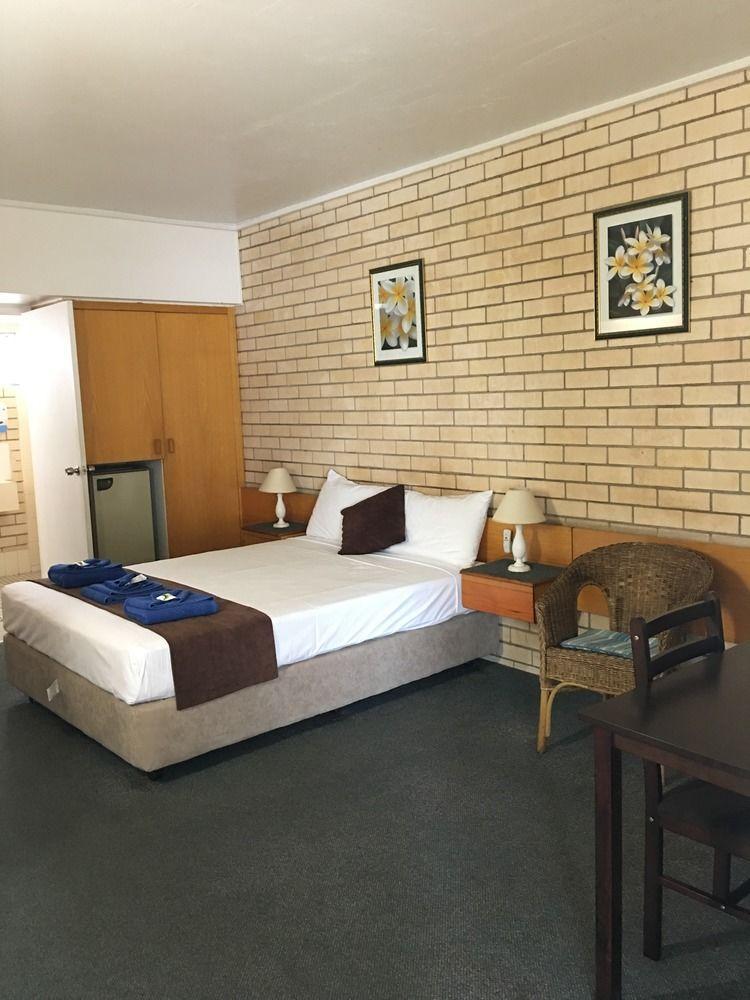 Tropical Gateway Motor Motel
