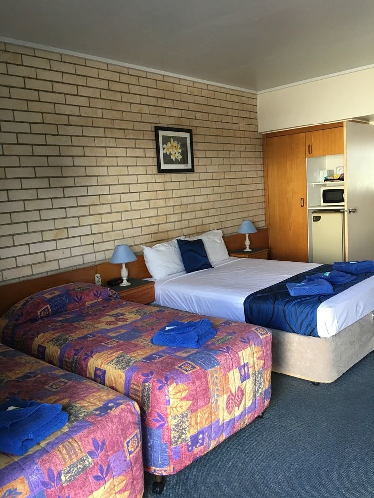 Tropical Gateway Motor Motel 3*